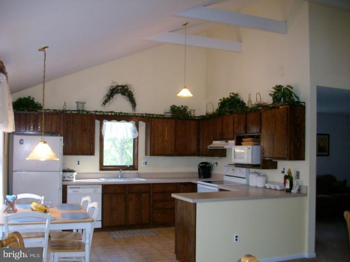 805 Shavertown Road Garnet Valley, PA 19060 - Photo 8 of 18 Kitchen