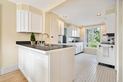 $1,290,000 | 140 Elmwood Road, Swampscott, MA 01907