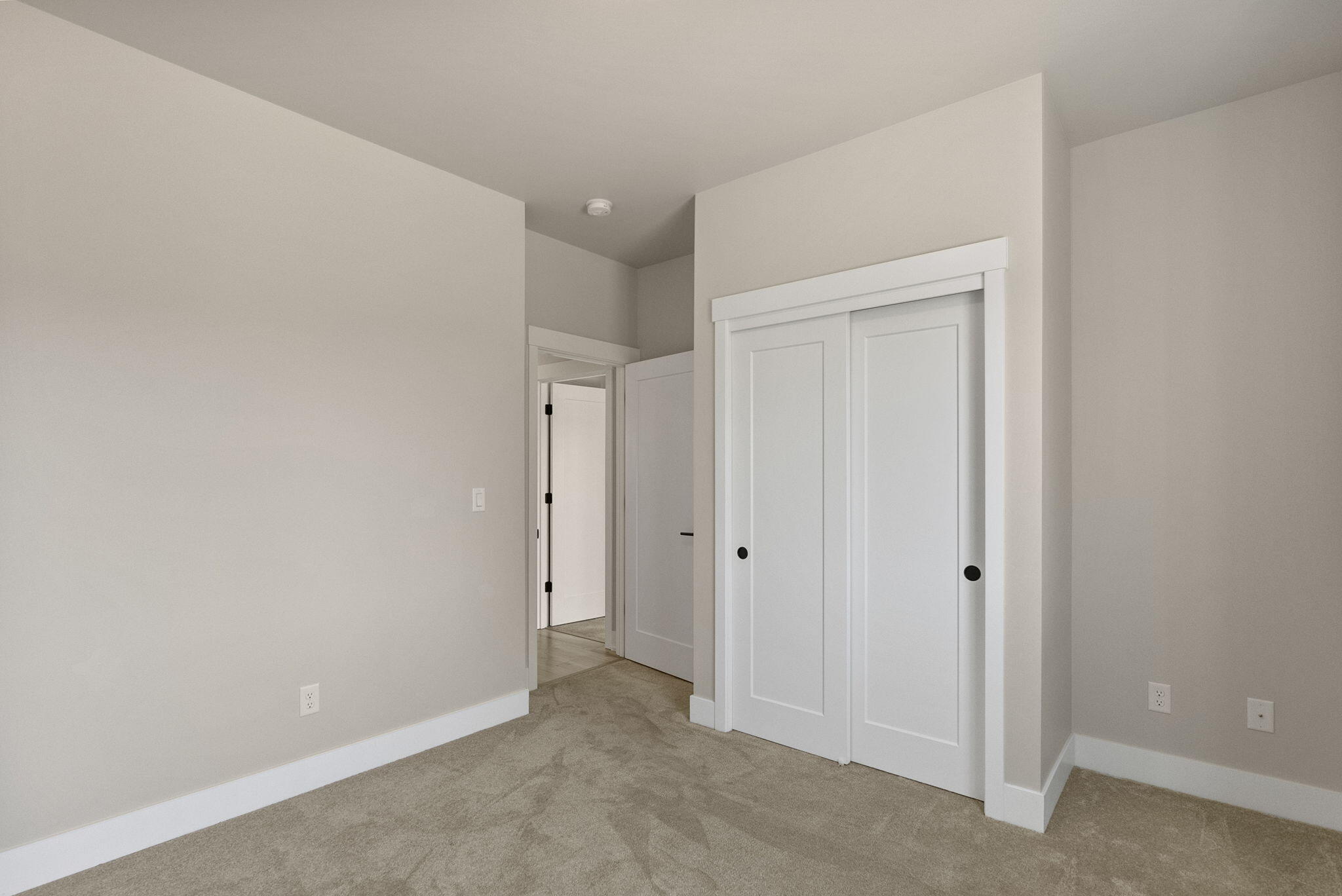 3859 Northeast Oakside Loop Bend, OR 97701 - Photo 21 of 51 2nd Bedroom with Nook