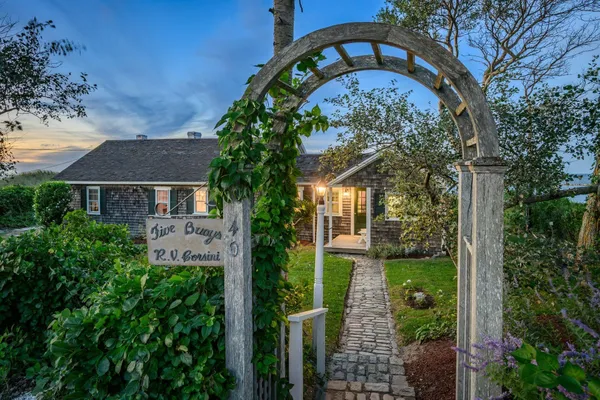 $4,750,000 | 40 Harbor Road, East Dennis, MA 02641