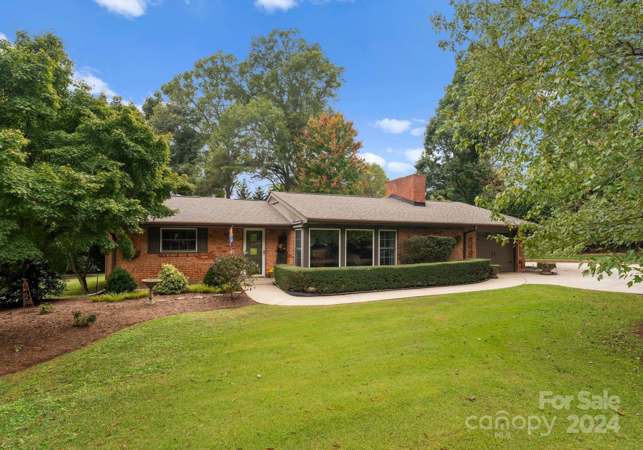 300 McAdenville Road, Lowell, NC 28098 Compass