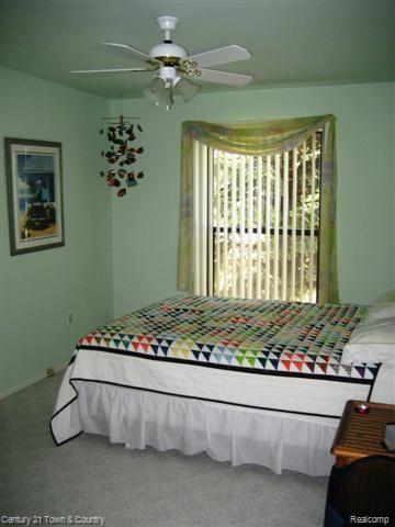 805 Stag Ridge Road Rochester, MI 48309 - Photo 18 of 24 Bedroom with walk in closet