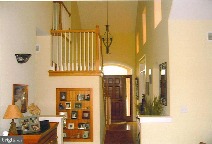 506 Wellesley Court Lititz, PA 17543 - Photo 4 of 7 Gallery Image 4
