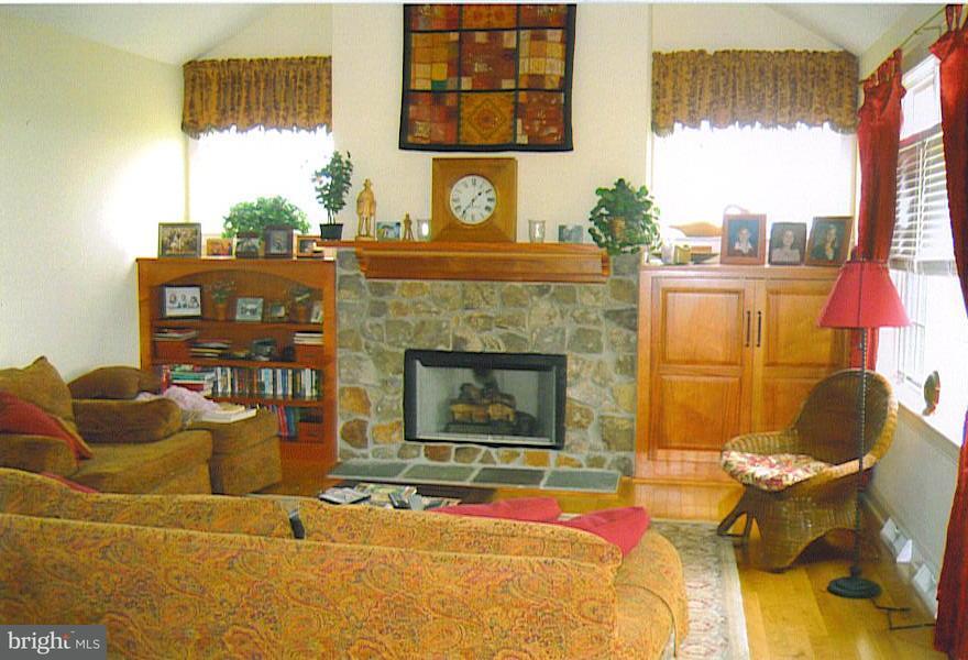 506 Wellesley Court Lititz, PA 17543 - Photo 5 of 7 Gallery Image 5