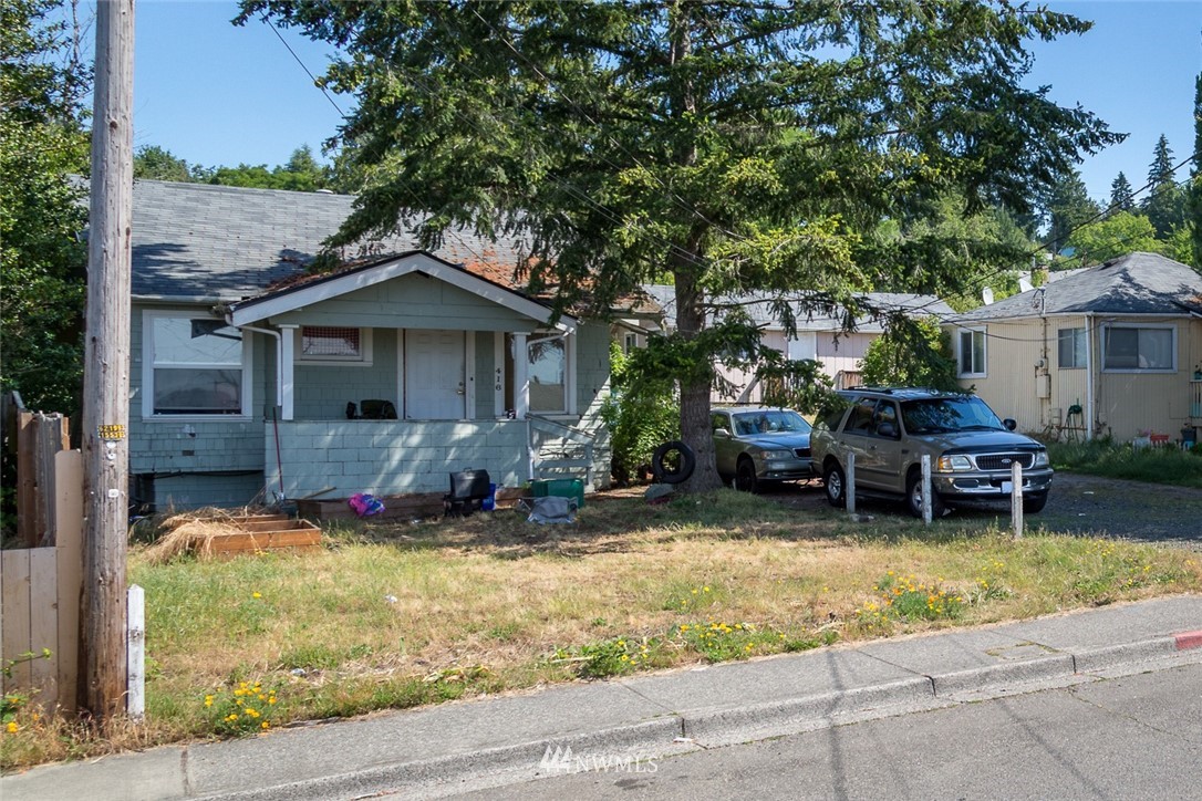 416-500 Sheridan Road Bremerton, WA 98310 - Photo 2 of 13 a view of a house with backyard porch and sitting area