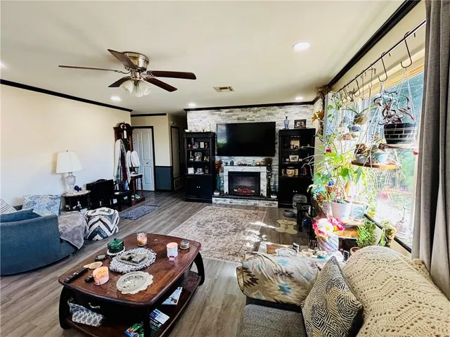 $249,500 | 8 Colgate Place, Kenner, LA 70065