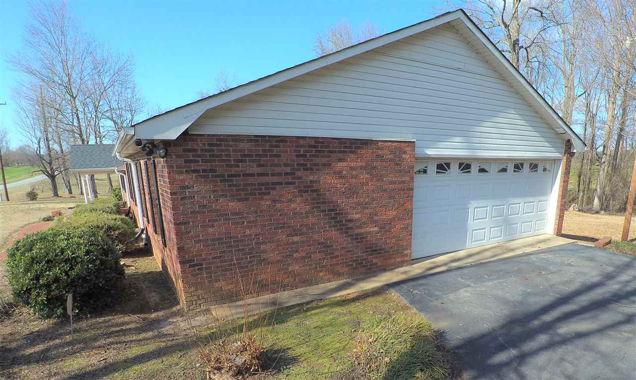 1660 Goodjoin Road Campobello, SC 29322 - Photo 4 of 27