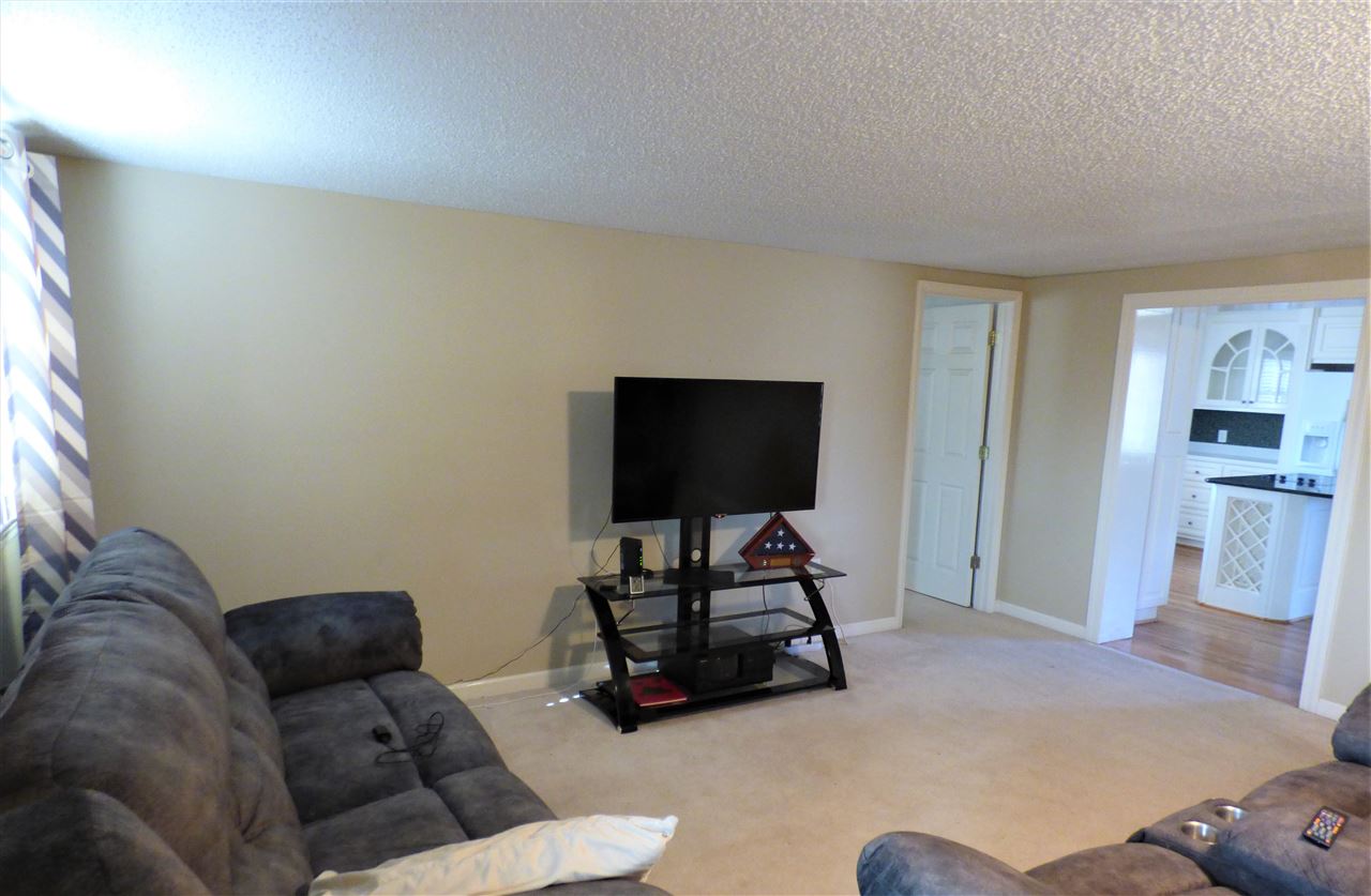 1660 Goodjoin Road Campobello, SC 29322 - Photo 5 of 27