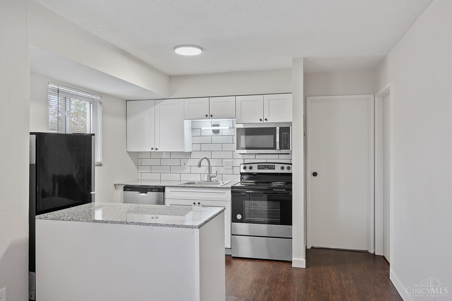 6449 Montgomery Road, Unit 14 Cincinnati, OH 45213 - Photo 7 of 20