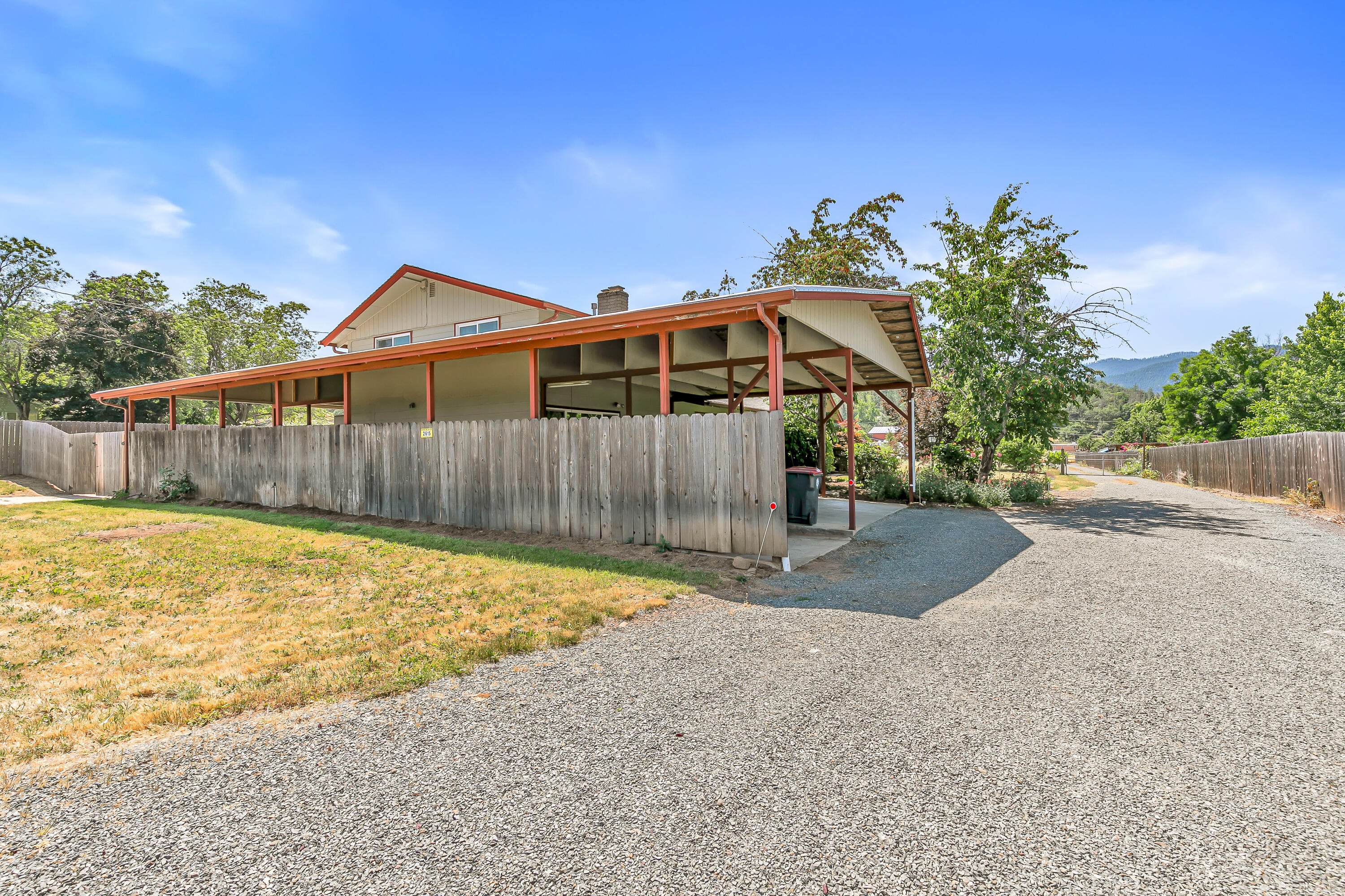 2615 Glory C Road Medford, OR 97501 - Photo 5 of 57 9R9A4123