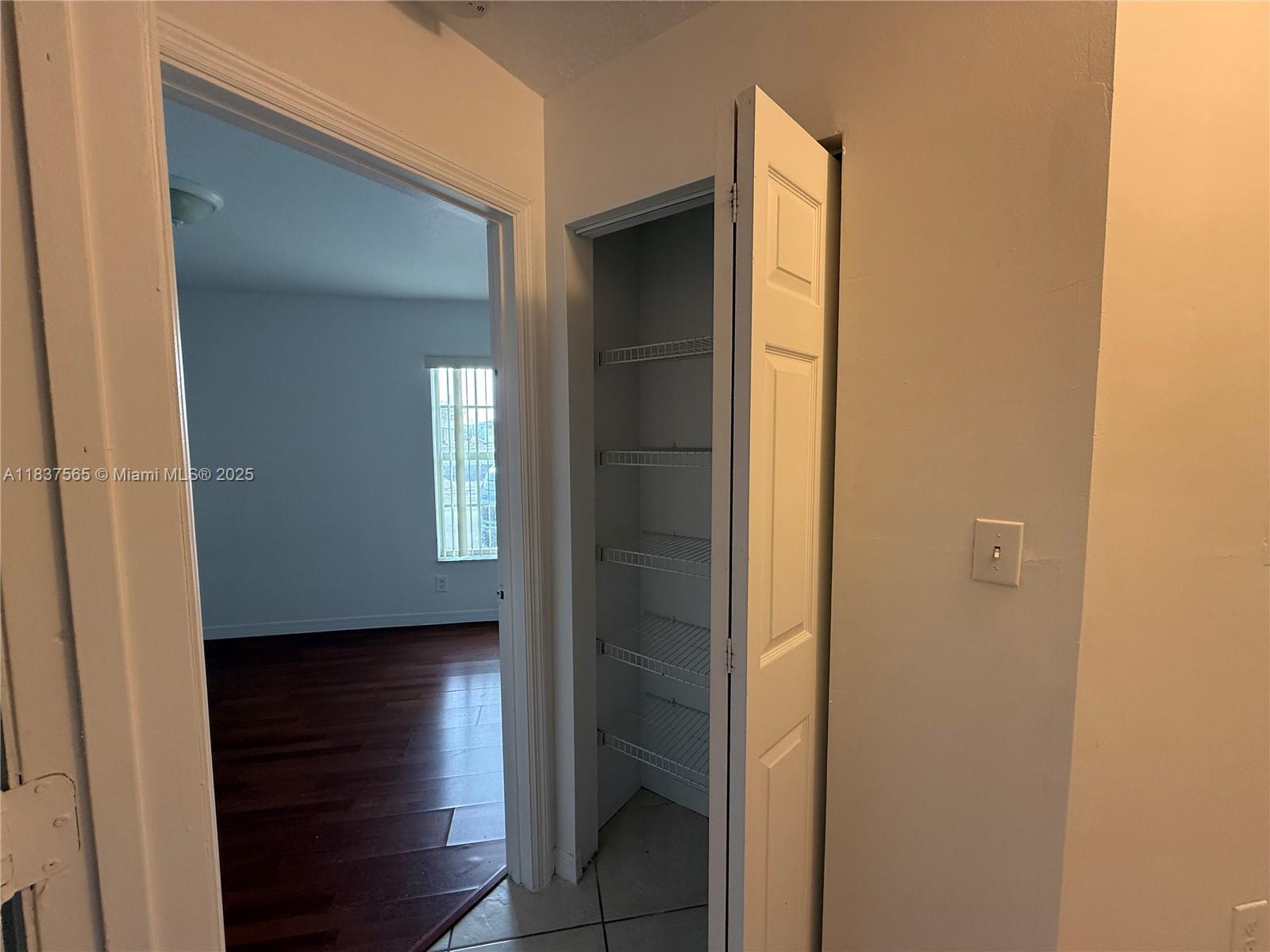 Naranja Homestead, FL 33032 - Photo 14 of 17 a view of an entryway