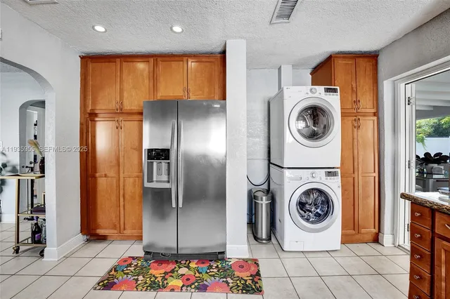 $2,700 | 2826 Dewey Street, Hollywood, FL 33020