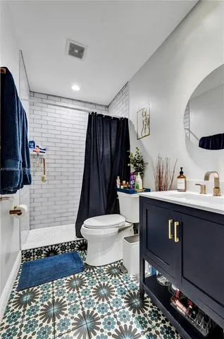 $2,700 | 2826 Dewey Street, Hollywood, FL 33020