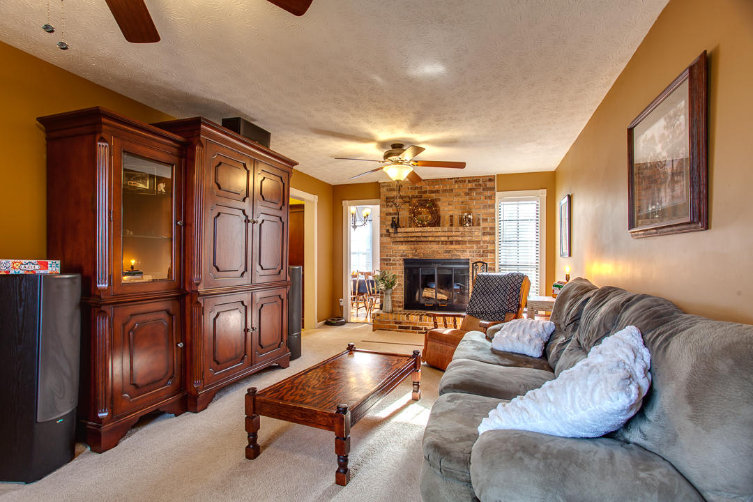 1345 Candlewick Road Knoxville, TN 37932 - Photo 12 of 38 Living Room
