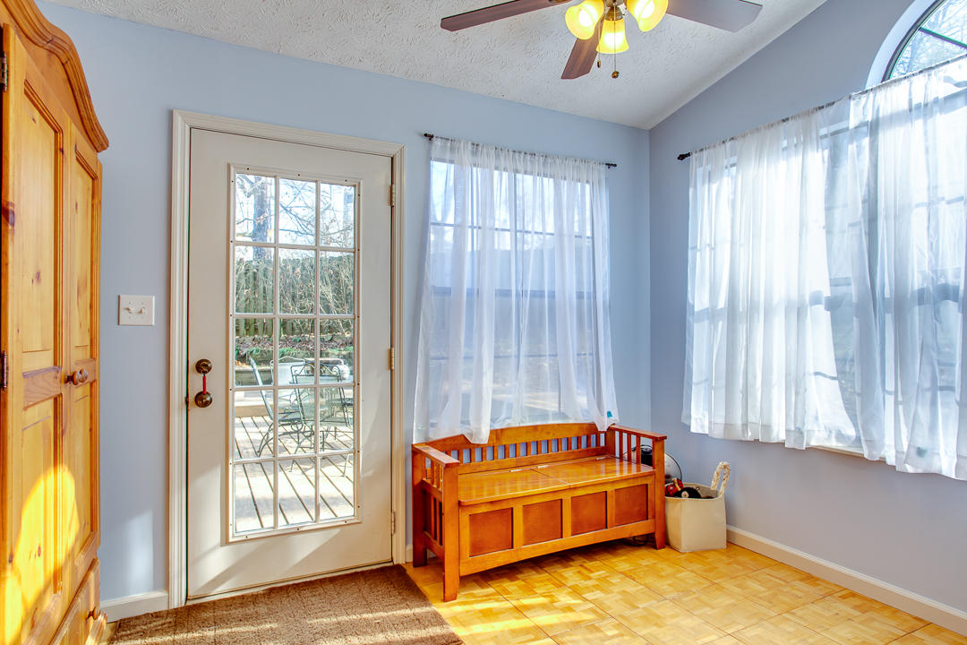 1345 Candlewick Road Knoxville, TN 37932 - Photo 16 of 38 Sunroom