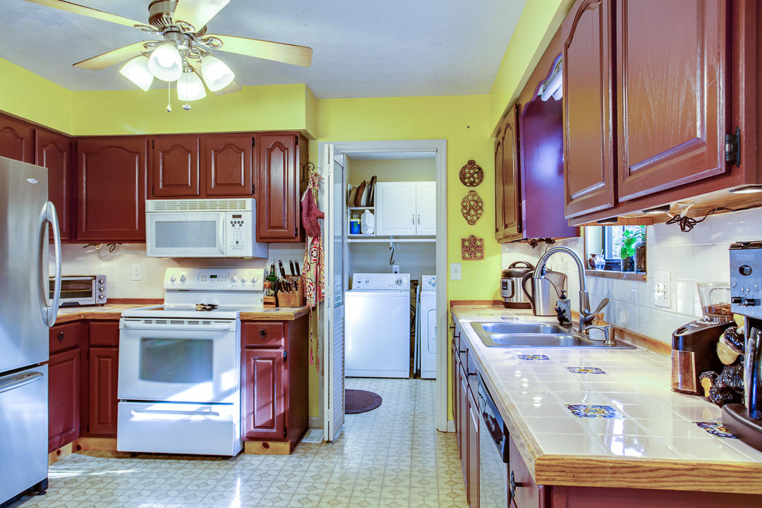 1345 Candlewick Road Knoxville, TN 37932 - Photo 22 of 38 Kitchen
