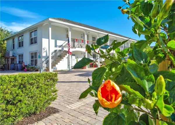 $1,845 | 1555 Blue Point Avenue, Unit 3, Naples, FL 34102