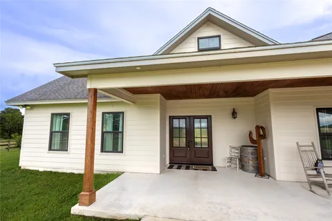$749,900 | 1252 County Road 388, Hallettsville, TX 77964