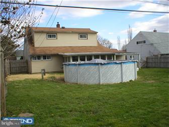15 Goldengate Road Levittown, PA 19057 - Photo 12 of 12 Exterior Back