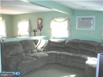 15 Goldengate Road Levittown, PA 19057 - Photo 6 of 12 Family Room