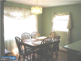 15 Goldengate Road Levittown, PA 19057 - Photo 7 of 12 Dining Room