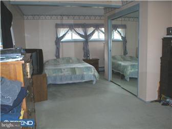 15 Goldengate Road Levittown, PA 19057 - Photo 10 of 12 Bedroom - Main