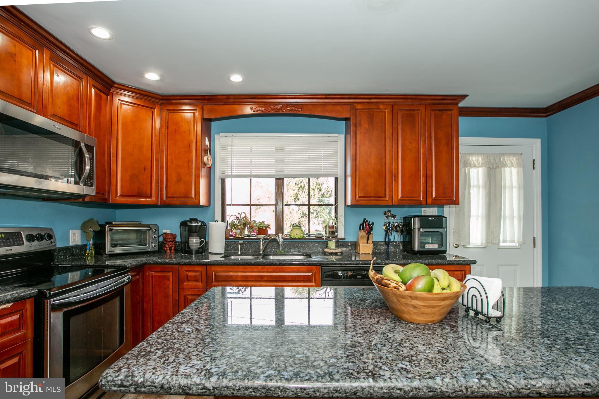 6 Ithaca Court Trenton, NJ 08690 - Photo 4 of 29