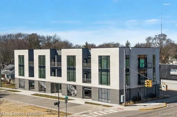 $812,500 | 110 Austin Avenue, Unit 201, Royal Oak, MI 48067