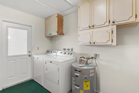 a view of utility room