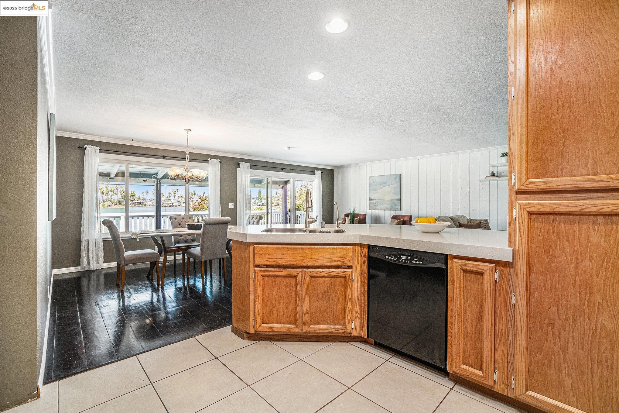 870 Willow Lake Road Discovery Bay, CA 94505 - Photo 13 of 39 a kitchen with table and chairs