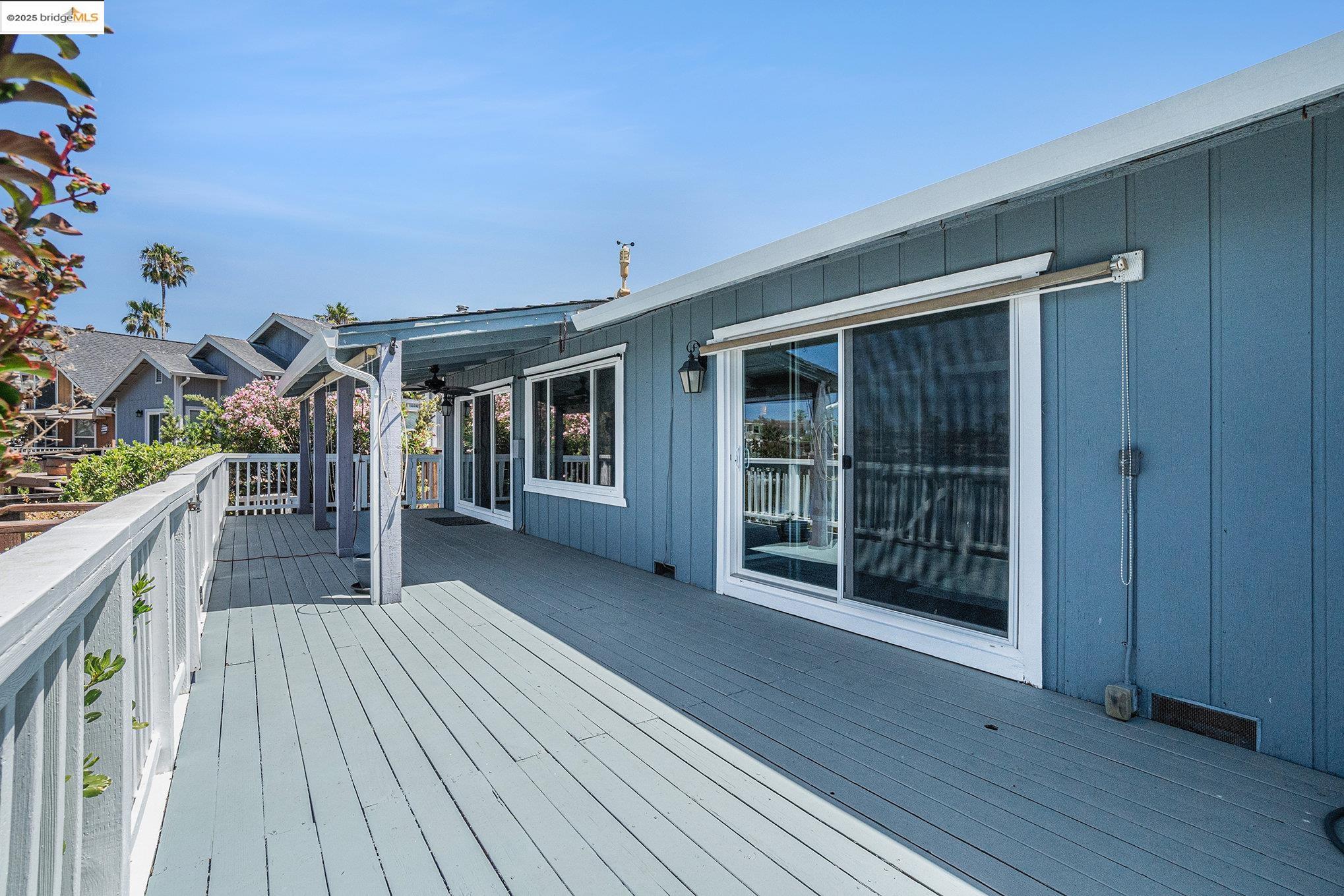 870 Willow Lake Road Discovery Bay, CA 94505 - Photo 29 of 39 a view of entryway with wooden floor