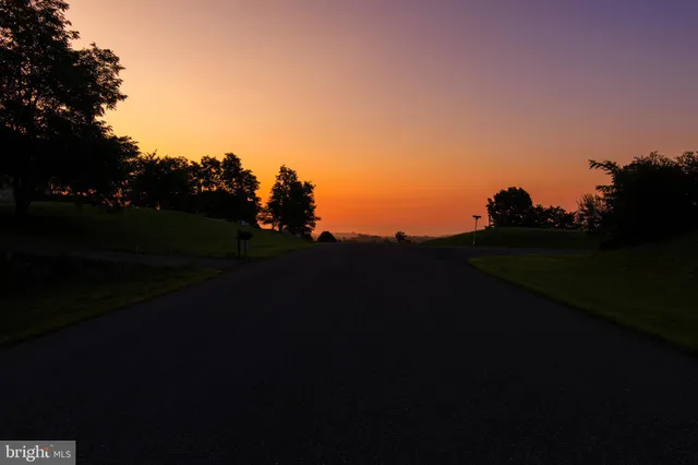 $799,000 | 30 Waverly Drive, Strasburg, VA 22657