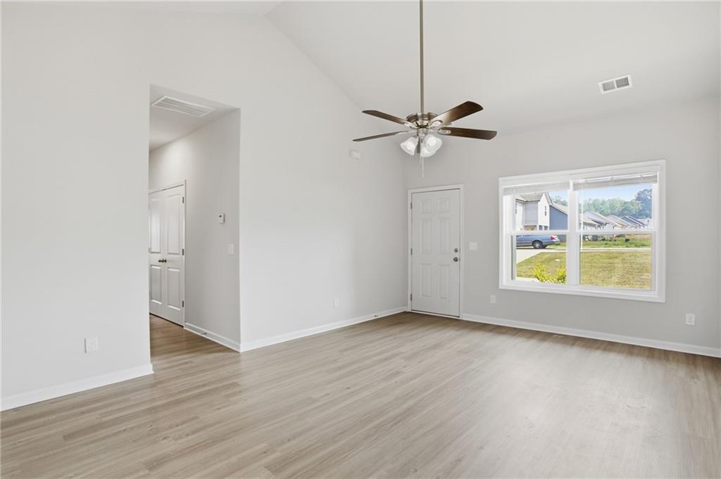 216 Venture Drive Jackson, GA 30233 - Photo 6 of 40