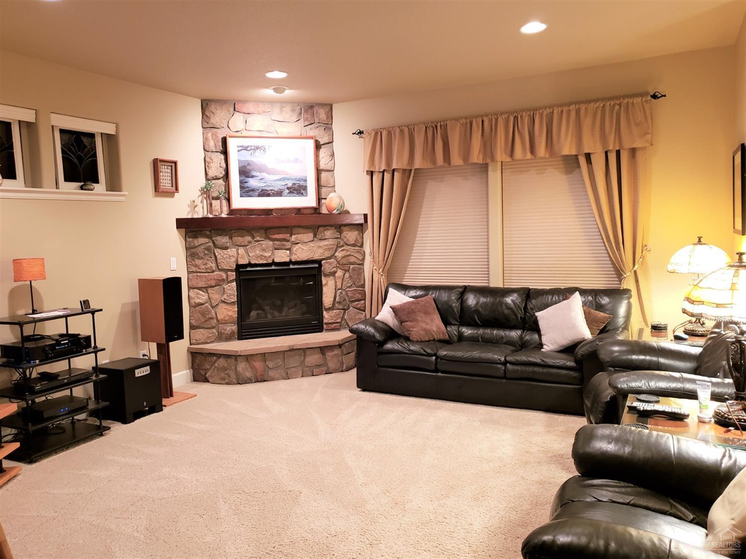 778 Northwest 28th Loop Redmond, OR 97756 - Photo 5 of 20 Additional Photo