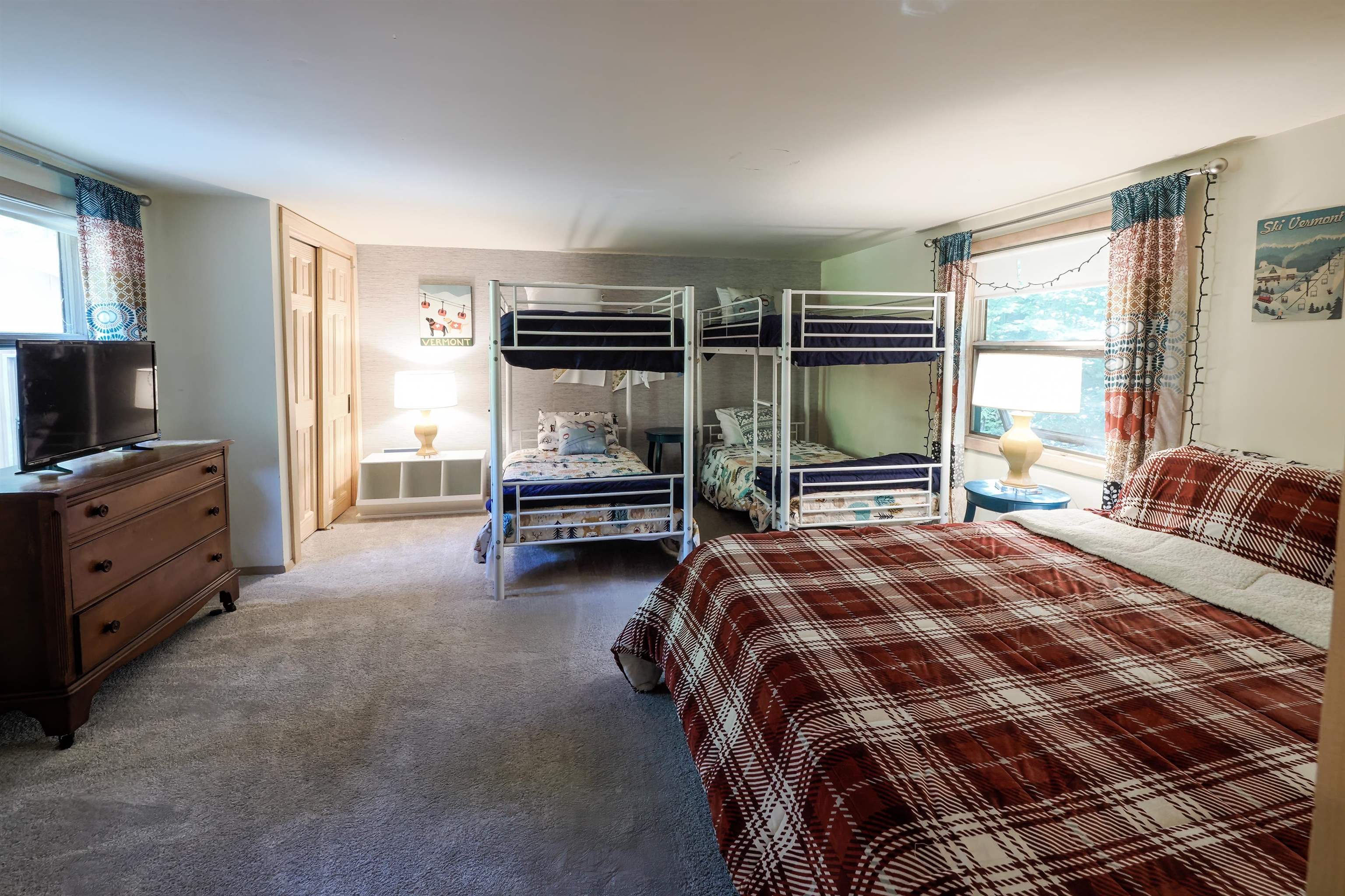 1037 Safford Road Hartford, VT 05059 - Photo 14 of 28 Gallery Image 14