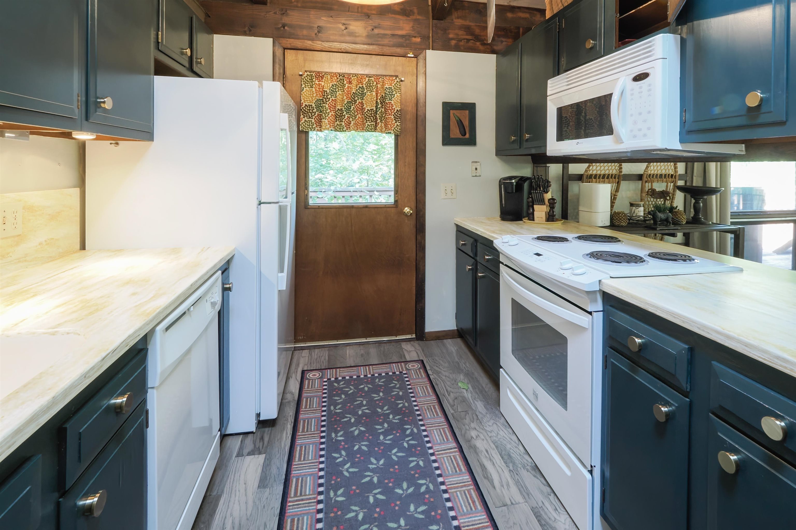 1037 Safford Road Hartford, VT 05059 - Photo 23 of 28 Gallery Image 23