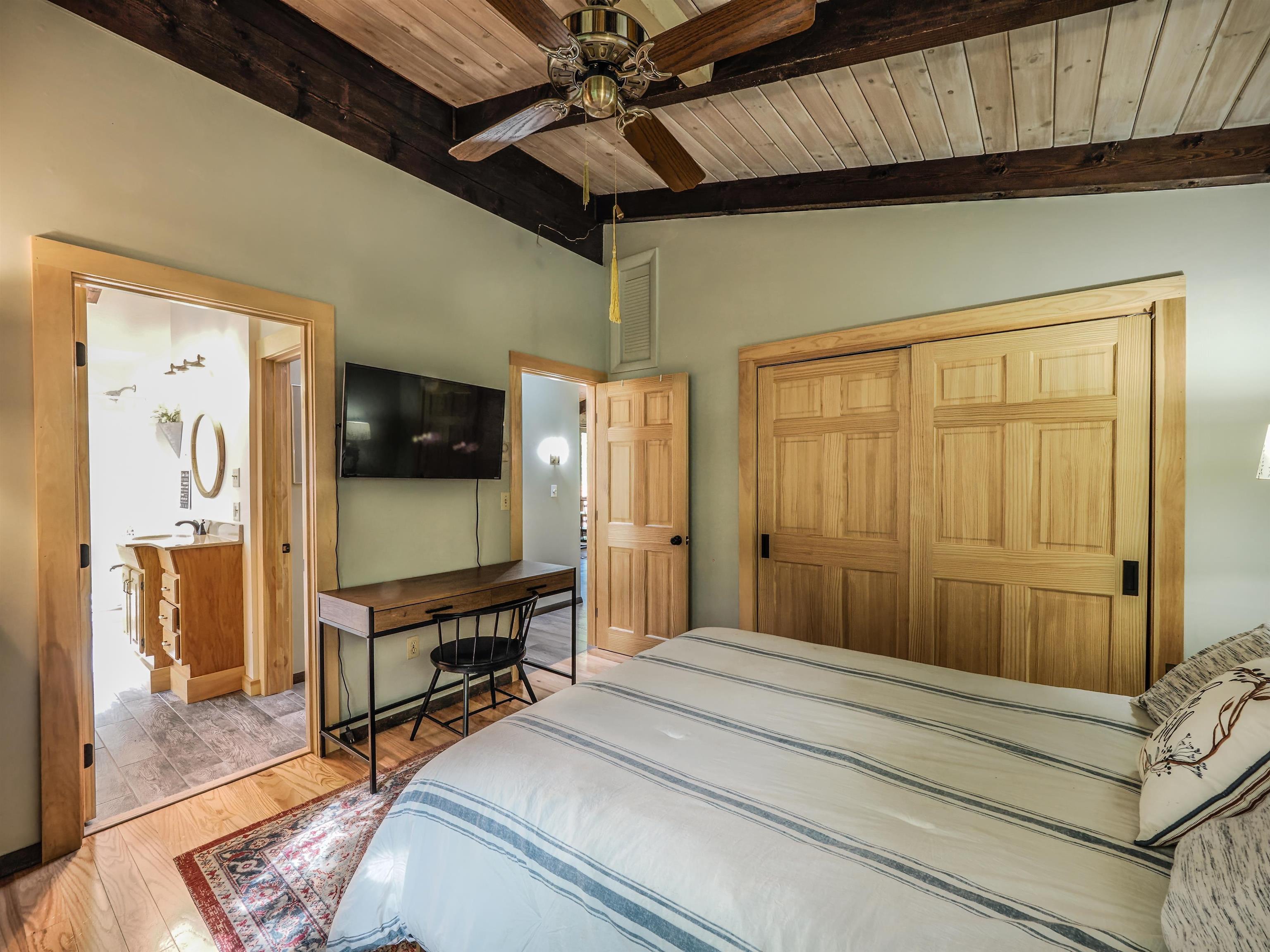 1037 Safford Road Hartford, VT 05059 - Photo 27 of 28 Gallery Image 27