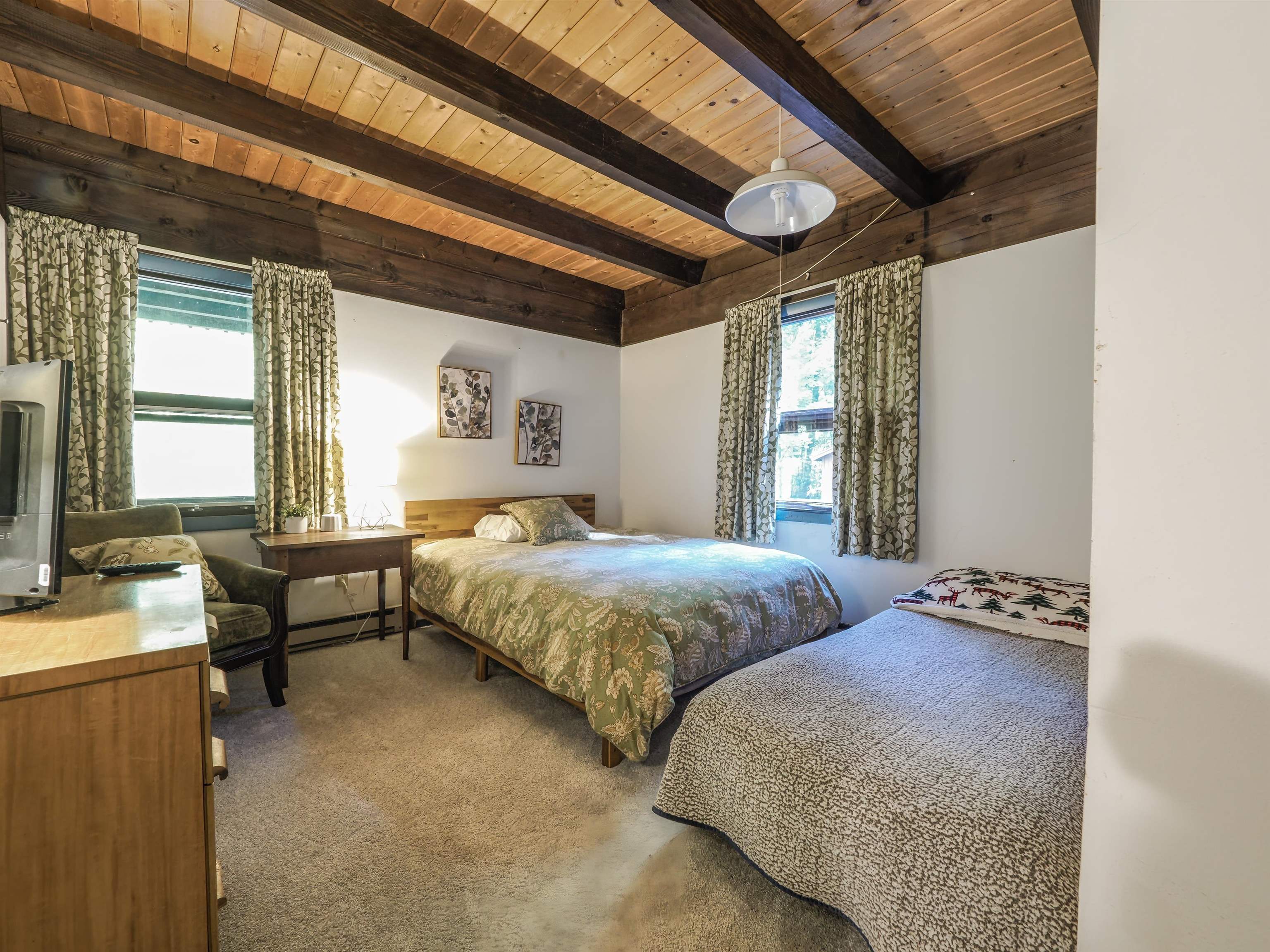1037 Safford Road Hartford, VT 05059 - Photo 10 of 28 Gallery Image 10