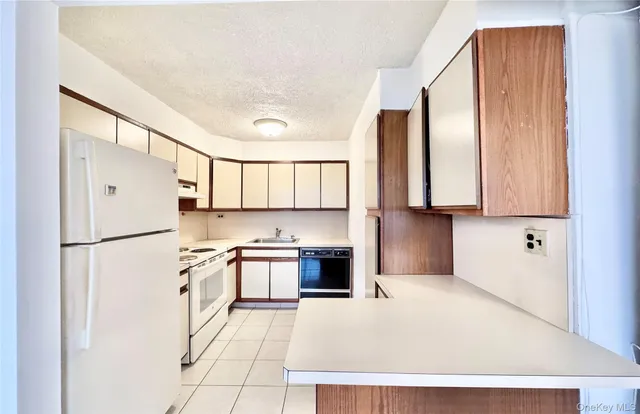 $349,888 | 162-40 9th Avenue, Unit 7A | Beechhurst