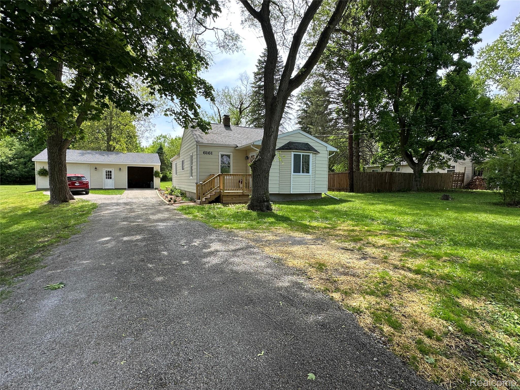 6161 East River Road Flushing, MI 48433 - Photo 7 of 62 07_beyc6a1380c7c2fec.jpg