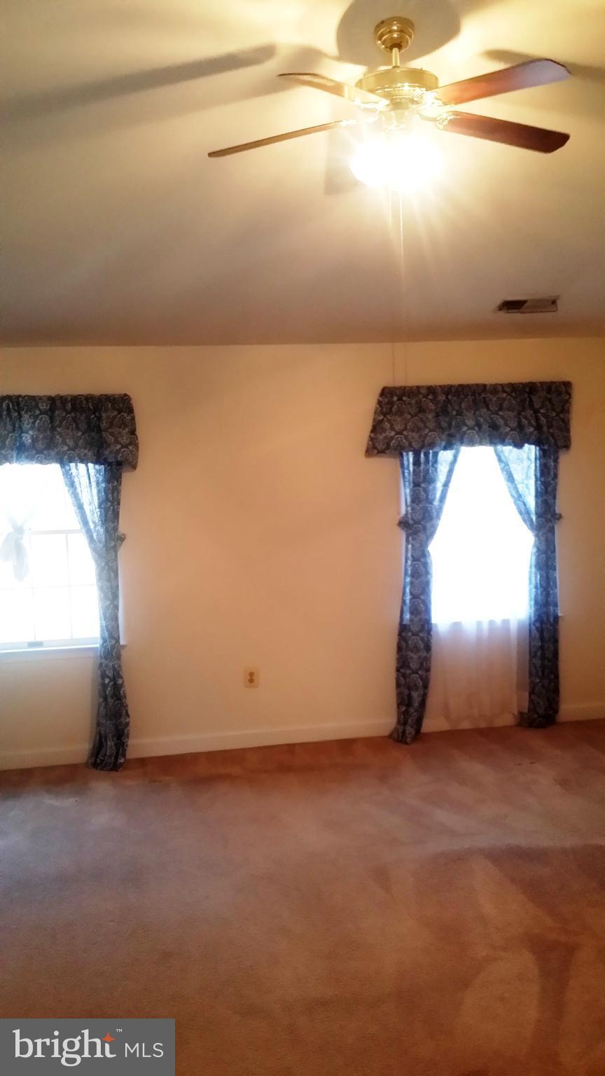 1310 Scotts Run Road McLean, VA 22102 - Photo 12 of 19 Large bright MBA with cathedral ceilings