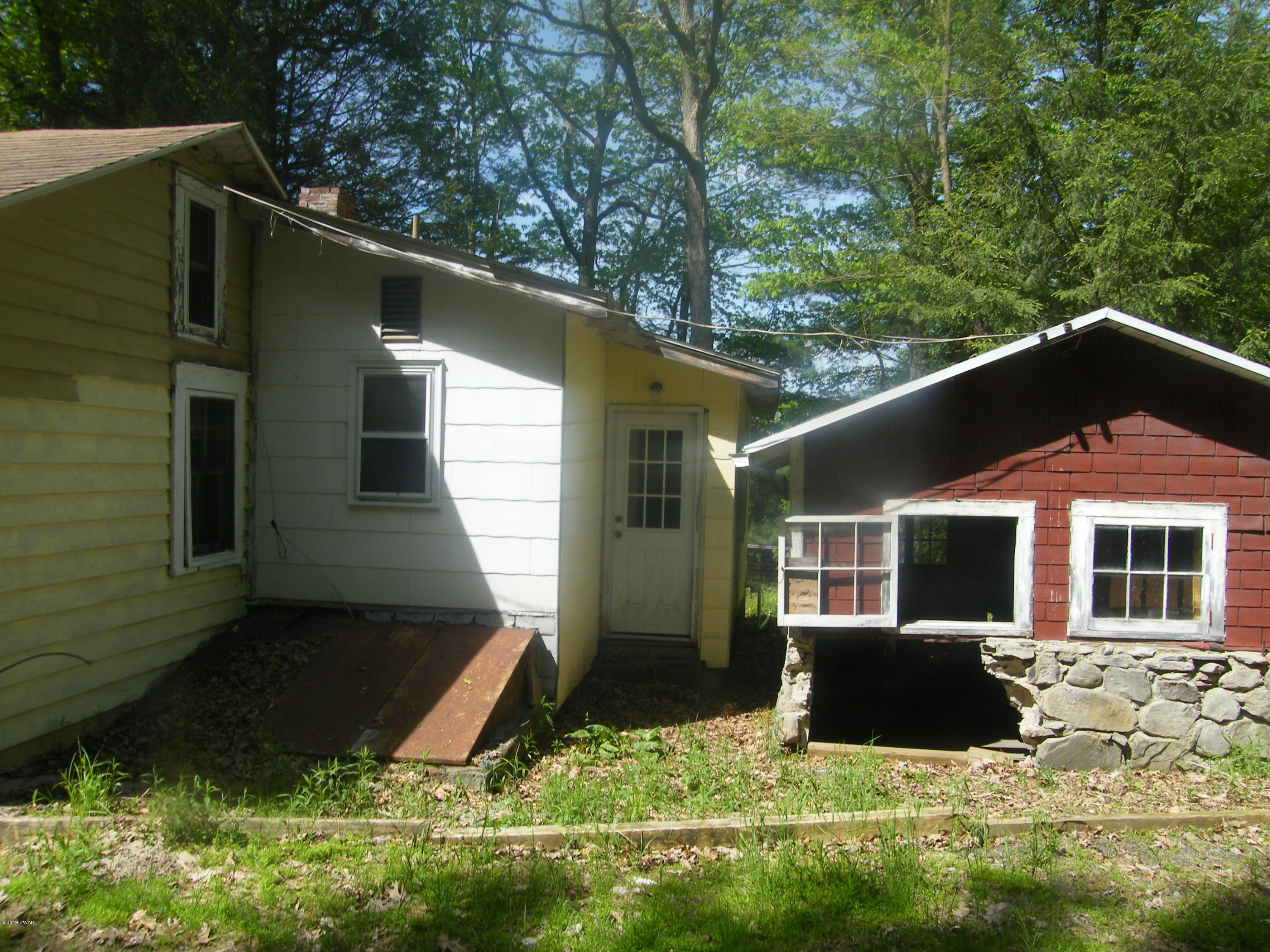403 Rt 590 Greeley, PA 18425 - Photo 10 of 13