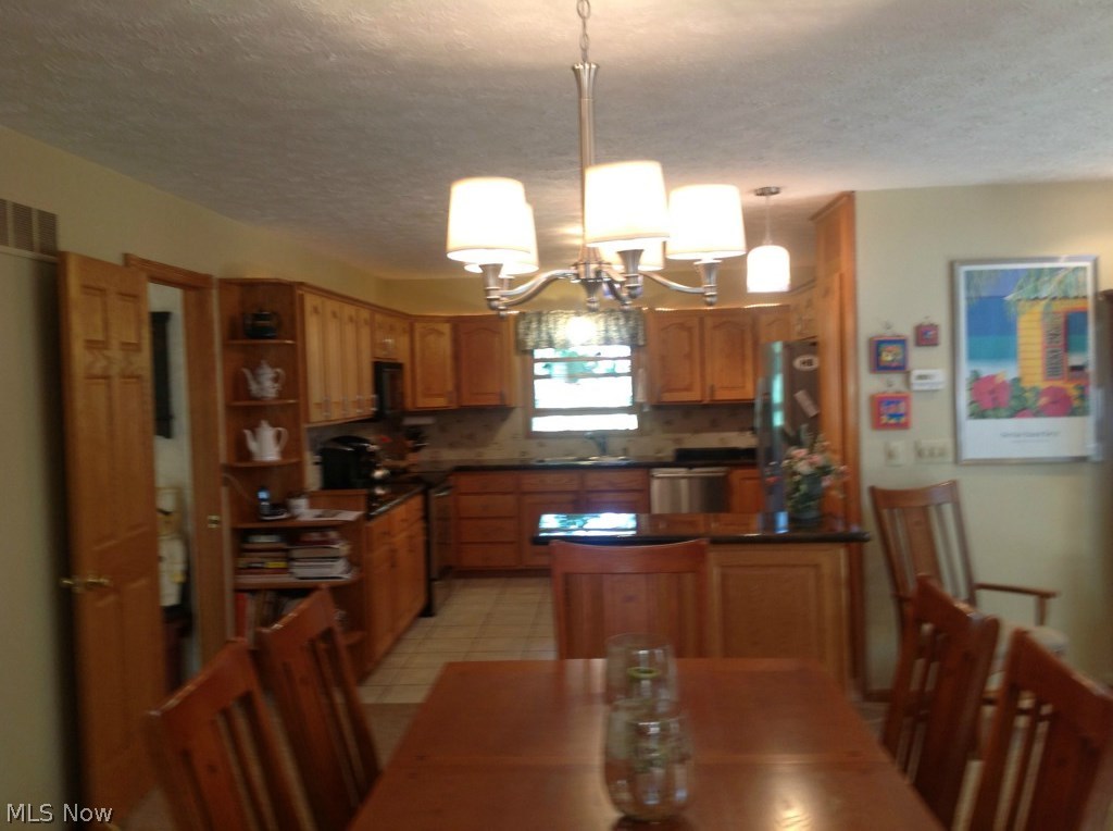 10567 Bartholomew Road Chagrin Falls, OH 44023 - Photo 4 of 22 Gallery Image 4