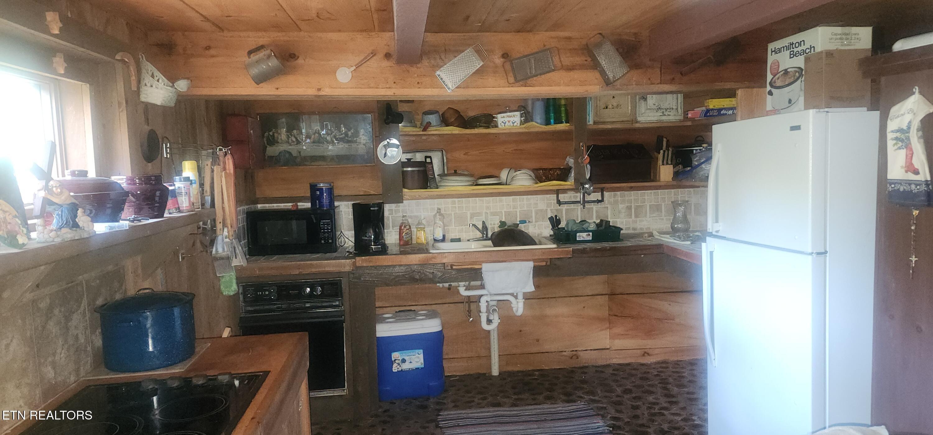 175 Young Road Robbins, TN 37852 - Photo 21 of 38 20251005_182400