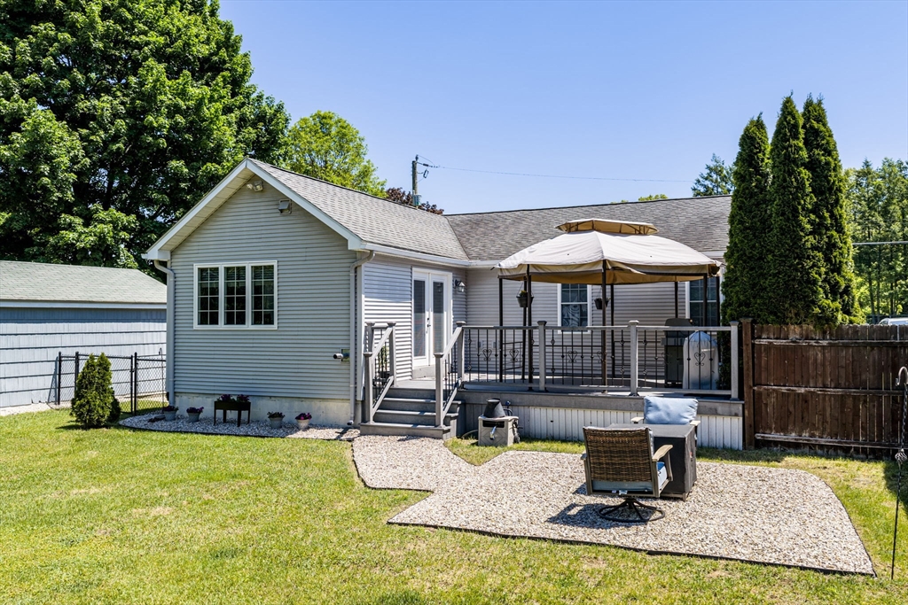 46 Rochford Circle Springfield, MA 01128 - Photo 6 of 29