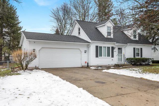 $375,000 | 4654 Terry Drive Southeast, Grand Rapids, MI 49512