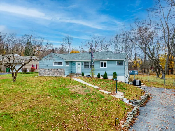 $529,999 | 77 Colburn Drive, Poughkeepsie, NY 12603