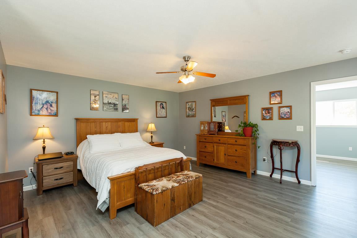 1712 New Vaughn Road Columbia, TN 38401 - Photo 12 of 23 Spacious master suite