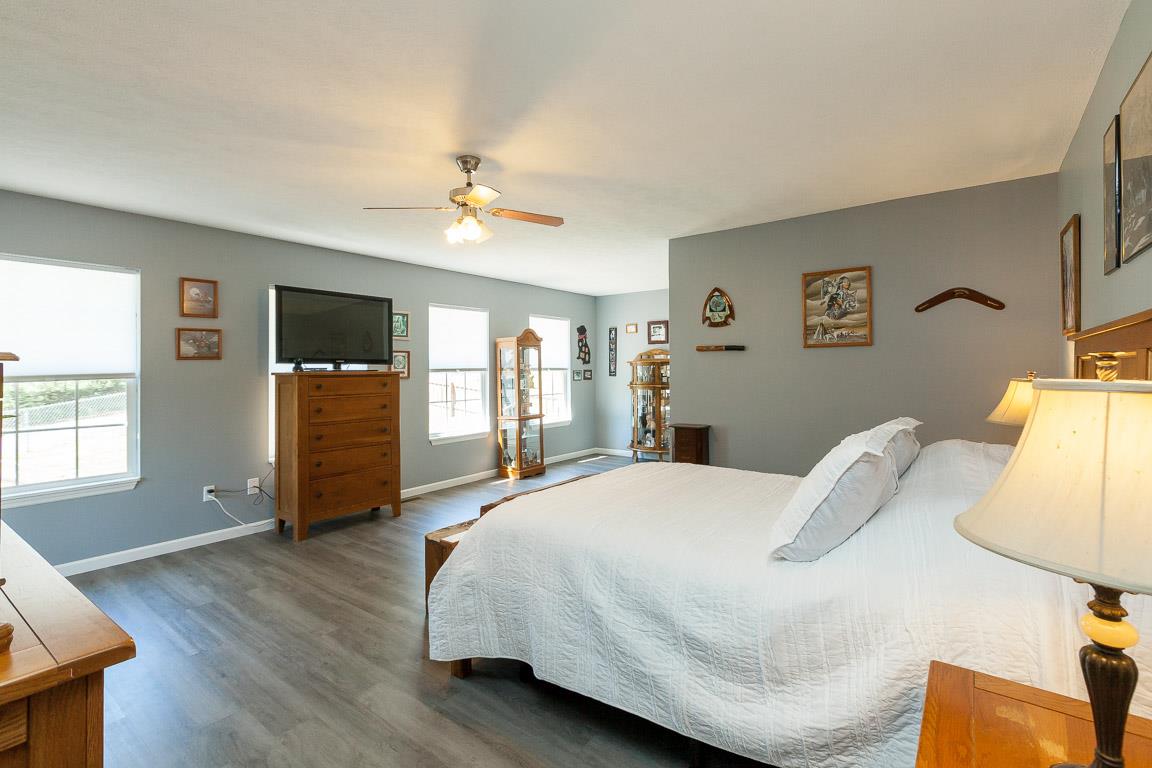 1712 New Vaughn Road Columbia, TN 38401 - Photo 13 of 23 Spacious master suite. Flooded with natural light. Walk in closet