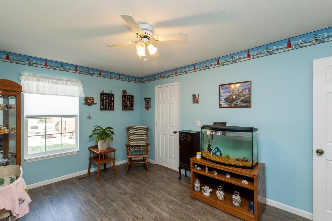1712 New Vaughn Road Columbia, TN 38401 - Photo 16 of 23 Very large secondary bedroom with walk in closet